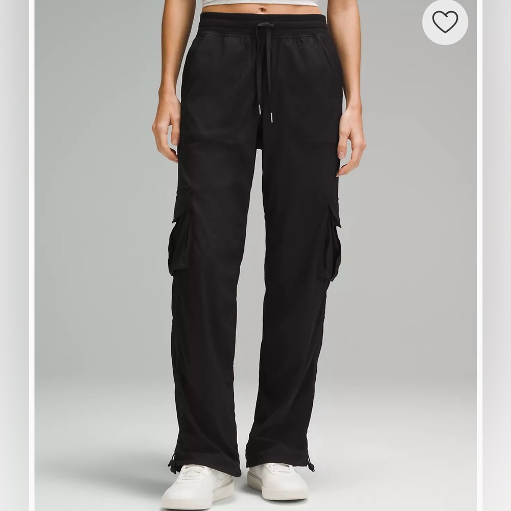 Lululemon Dance Studio Relaxed-Fit Mid-Rise Cargo Pant *Asia Fit* Size Large